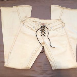 NEVER WORN True Religion women’s white denim